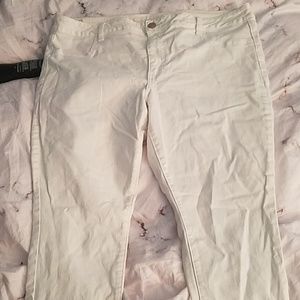 White skinny jeans